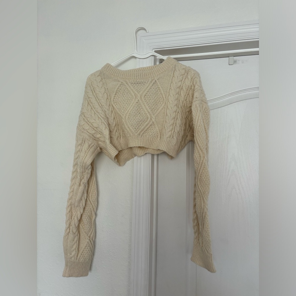 New Copper Closet White Cropped Sweater